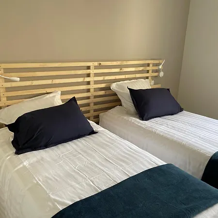 Luxueux Avec Piscine, Spa, Jardin Et Equipements De Loisirs A Sarge-les-le-mans - Fr-1-410-437