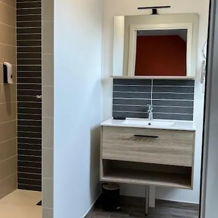 Luxueux Avec Piscine, Spa, Jardin Et Equipements De Loisirs A Sarge-les-le-mans - Fr-1-410-437 Prázdninový dům