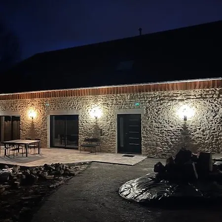 Luxueux Avec Piscine, Spa, Jardin Et Equipements De Loisirs A Sarge-les-le-mans - Fr-1-410-437 Dom wakacyjny Sargé Les Le Mans