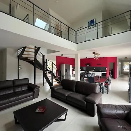 Luxueux Avec Piscine, Spa, Jardin Et Equipements De Loisirs A Sarge-les-le-mans - Fr-1-410-437 Semesterbostad *