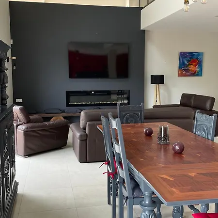 Prázdninový dům Luxueux Avec Piscine, Spa, Jardin Et Equipements De Loisirs A Sarge-les-le-mans - Fr-1-410-437 *