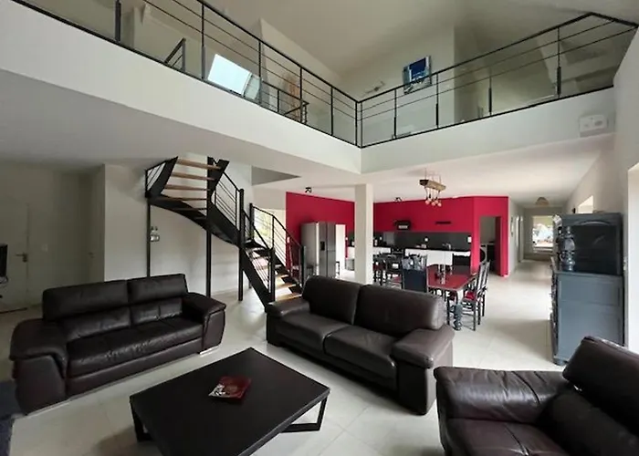 Luxueux Avec Piscine, Spa, Jardin Et équipements De Loisirs à Sargé-lès-le-mans - Fr-1-410-437 Hébergement de vacances *